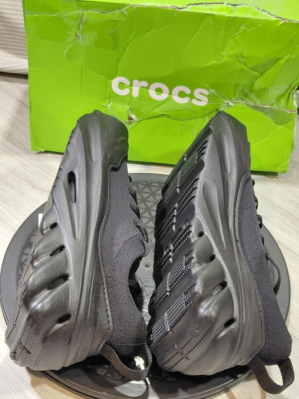 NWT Crocs Men Echo Surge Athletic Sneakers - Triple Black Lite Ride Comfort M10 - Picture 8 of 15